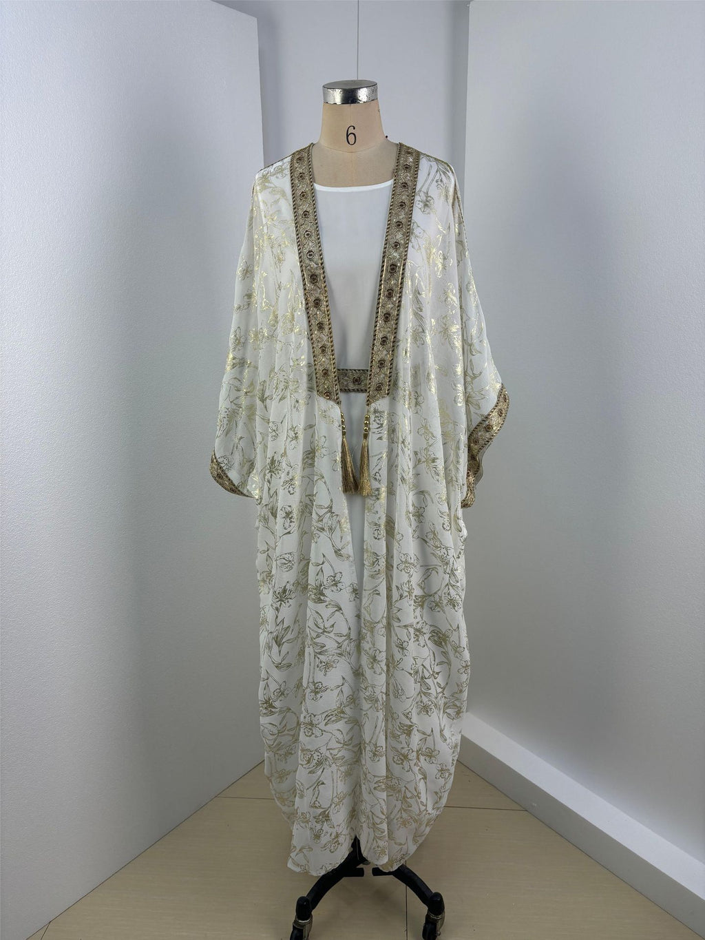 Elegant White Embroidered Kaftan | Luxury Women's Abaya Robe